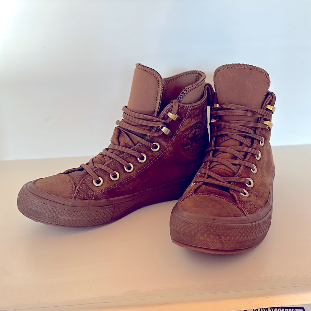 Converse All Star Chuck Taylor leather boots waterproof